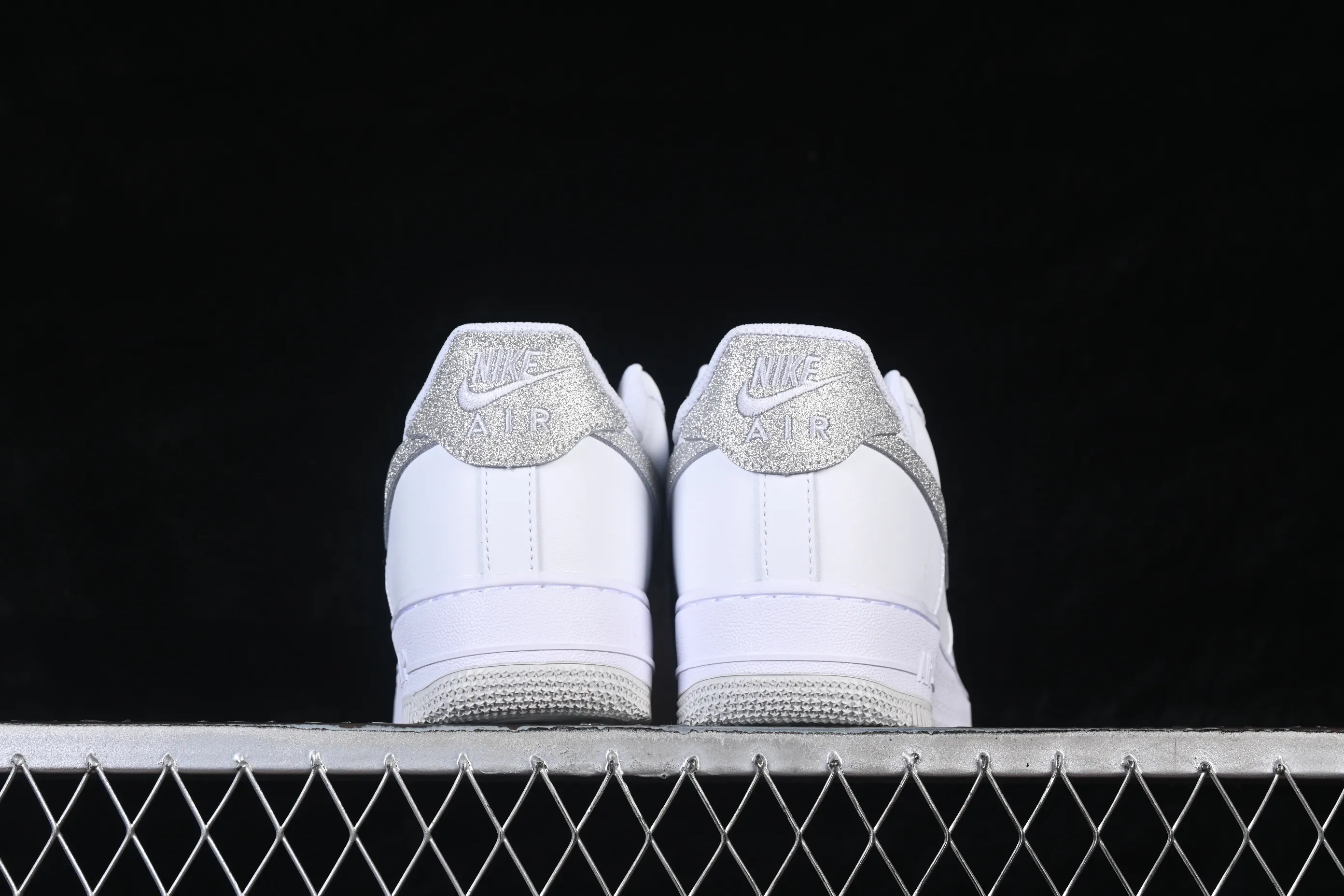 All categories Nk Air Force 1 Air Force series Nk Air Force 1 Low Air Force low top Nike Air Force 1'07 Low sequined hook Air Force 1 low top casual sneakers ZH0316-156